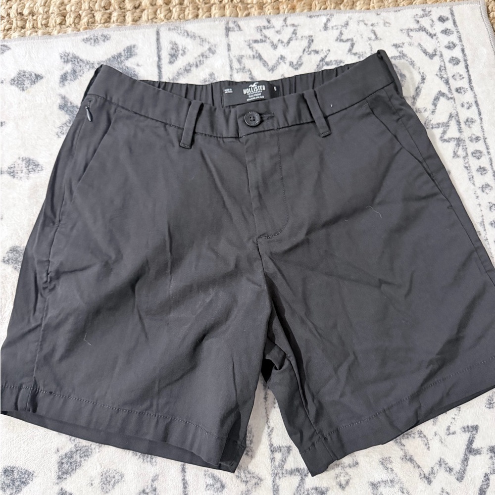 Hollister Men's Black Flat Front Shorts